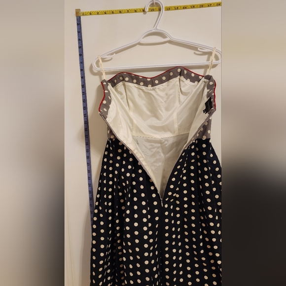 Sweetheart strapless corset dress - Picture 3 of 4